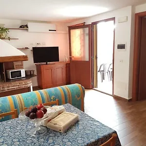 Appartamento La Casa Di Davide Seminterrato Con Finestre, Àrbatax